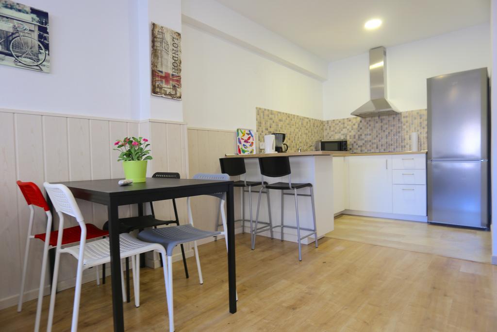 Larios Centro Las Flores Apartment Malaga Exterior photo